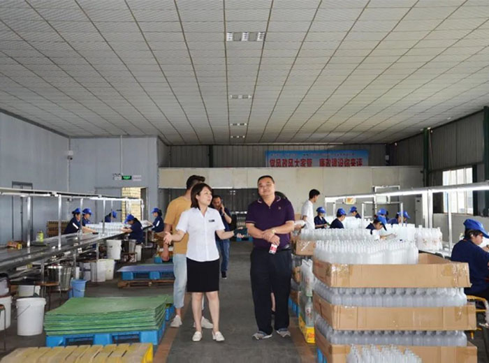 云峰酒业莅临888游戏集团大厅玻璃开展二方审核