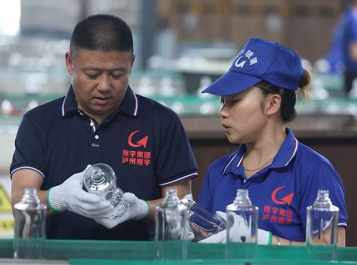 ?888游戏集团大厅荣耀｜集团董事长黄云彬获评推动泸县经济高质量发展先进个人