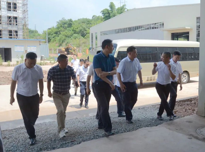 内江市市长李丹一行莅临888游戏集团大厅实业基地调研