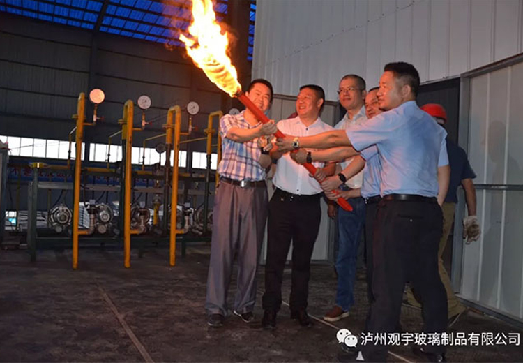 888游戏集团大厅玻璃三车间点火仪式隆重举行