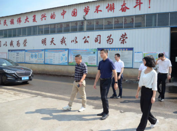 泸县县委书记肖刚一行莅临888游戏集团大厅集团总部基地调研