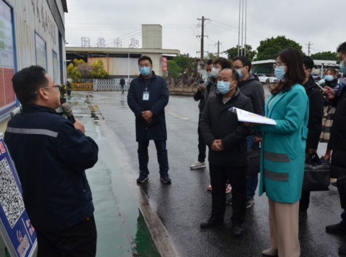 四川省政府安全管理办公室督导调研组组长苏玲一行莅临888游戏集团大厅集团总部调研