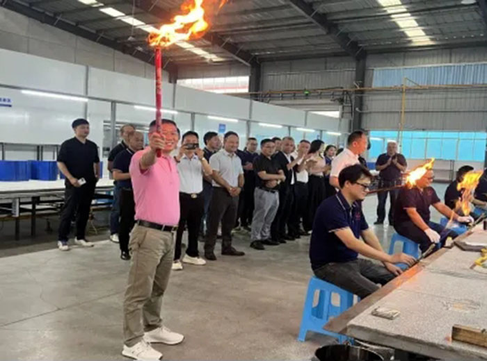 喜讯｜888游戏集团大厅集团艺术玻璃精工车间生产线点火投产